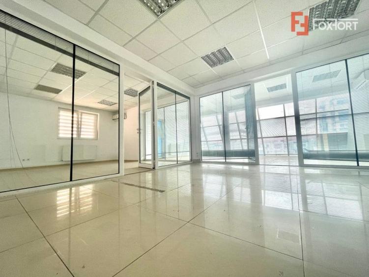 Spațiu comercial, de 585 mp, în Simion Bărnuțiu