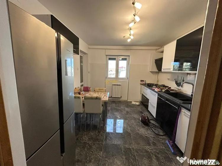 Apartament cu 4 camere decomandat în Ultracentral