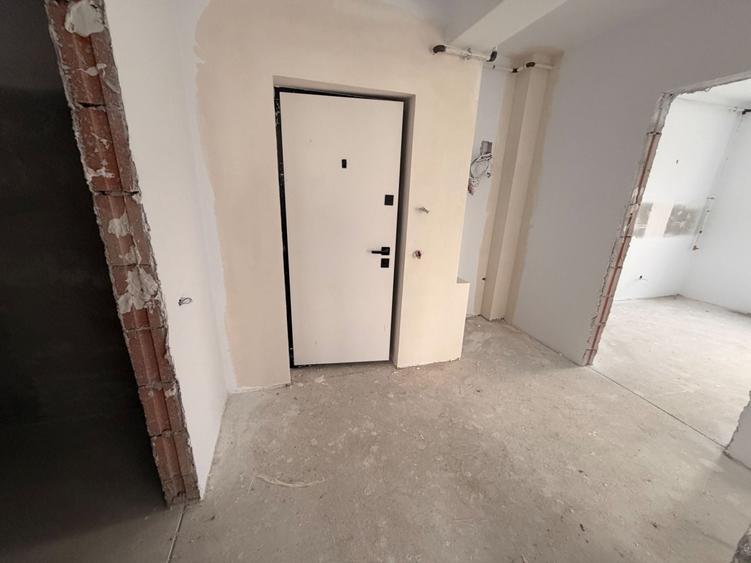 Apartament cu 2 camere decomandat în Drumul Taberei