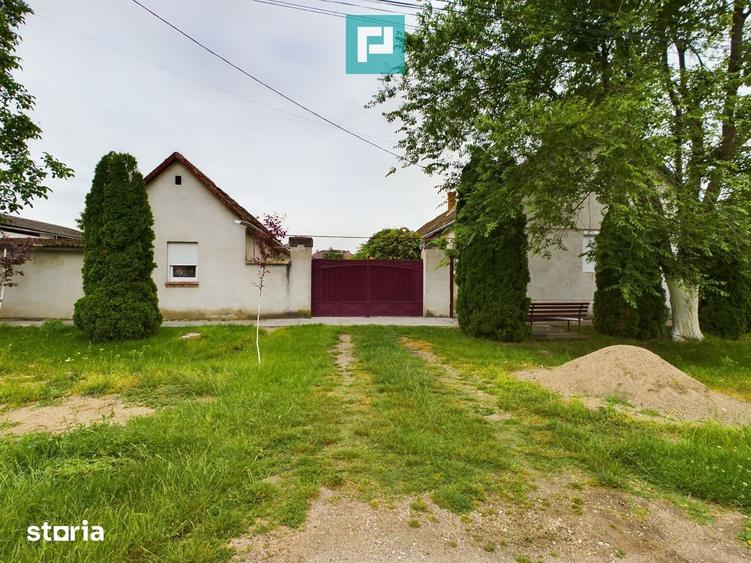 Casă cu 5 camere cu Teren 1440 Mp în Central