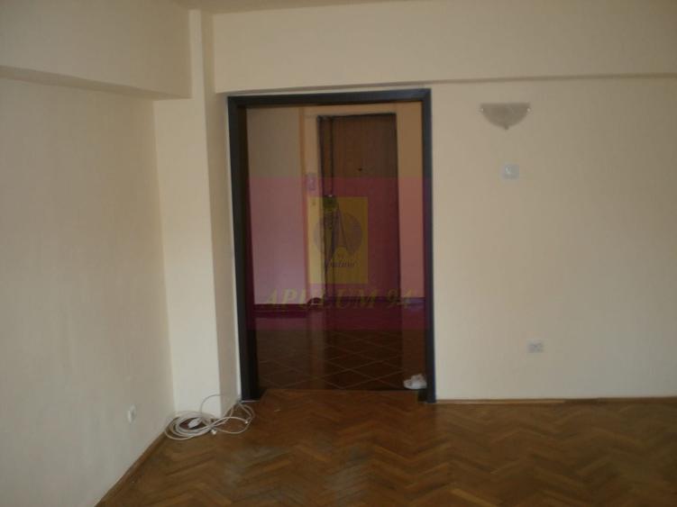 Apartament 3 camere pe bd Decebal stradal - 9