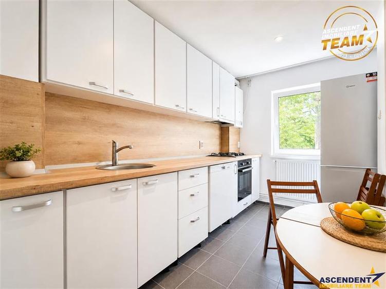 Apartament cu 3 camere decomandat în Lenin
