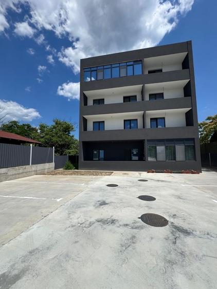 Apartament cu 2 camere decomandat în Lazu