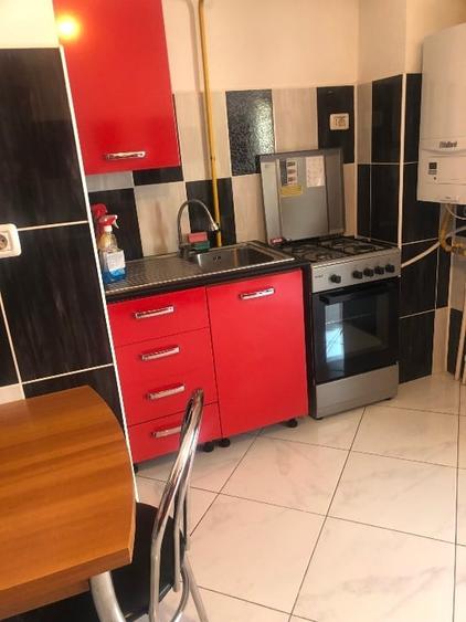 Apartament cu 2 camere decomandat, mobilat în Central