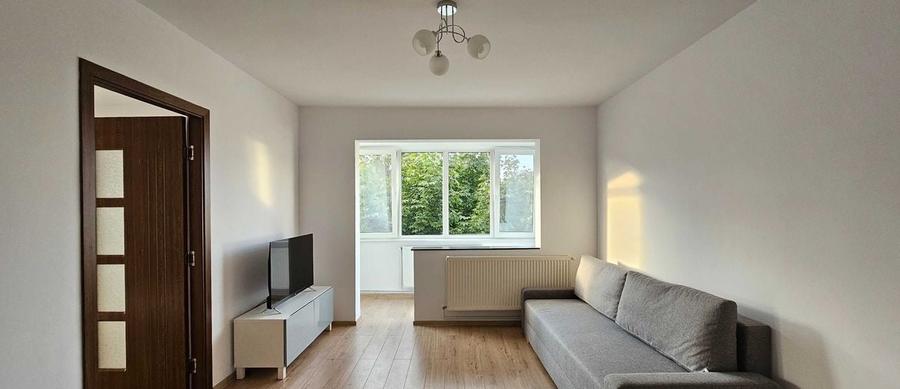 Apartament cu 2 camere decomandat, mobilat în Calea București