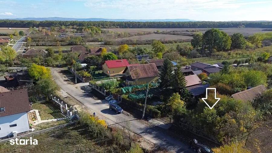 Casă cu 4 camere cu Teren 4431 Mp în Păulești