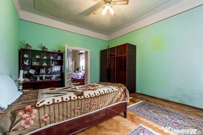 Casă cu 3 camere cu Teren 370 Mp în Central