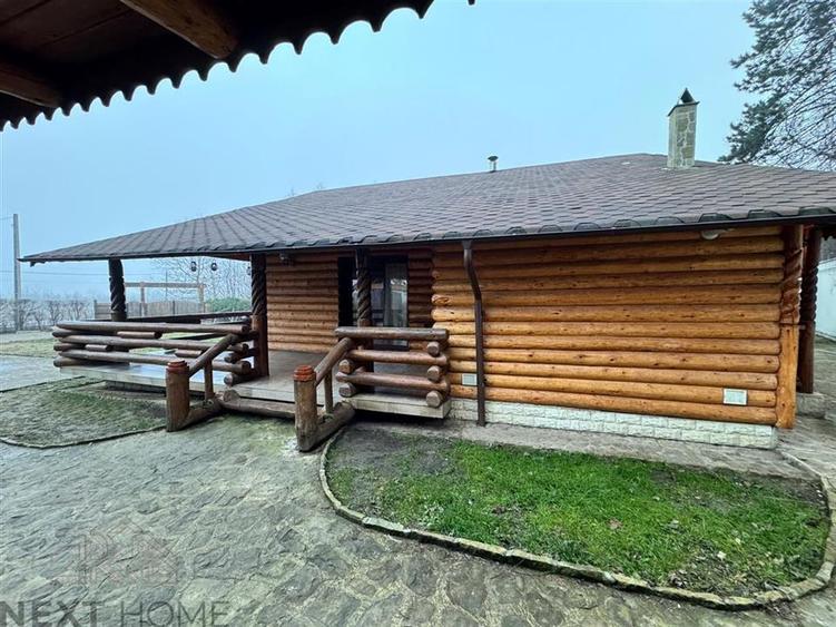 Casă cu 10 camere cu Teren 1600 Mp în Bolotești