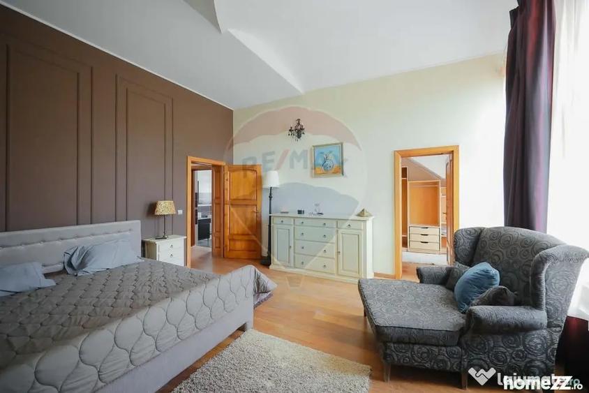 Casă cu 5 camere cu Teren 1000 Mp în Sânmartin