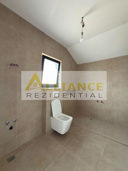 Casă individuală cu 5 camere decomandat cu Canalizare în Berceni