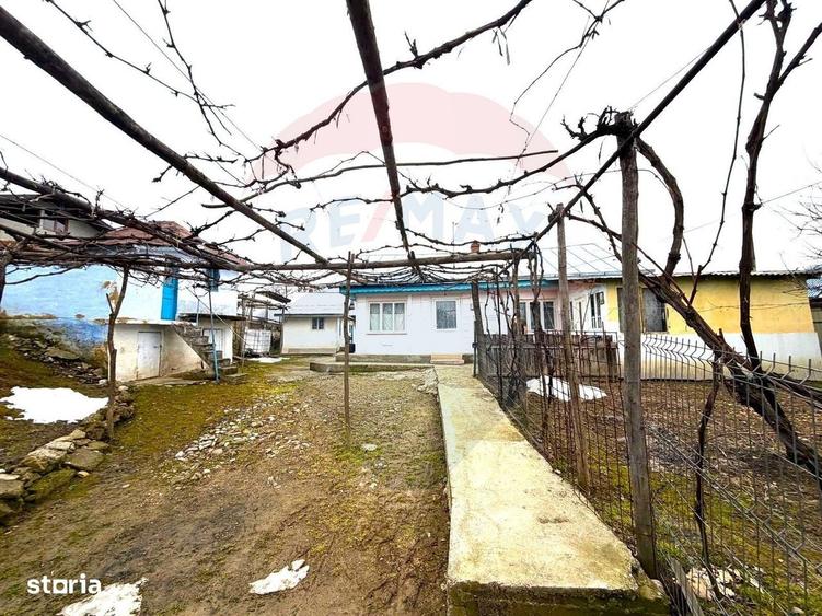 Casă cu 3 camere în Lespezi