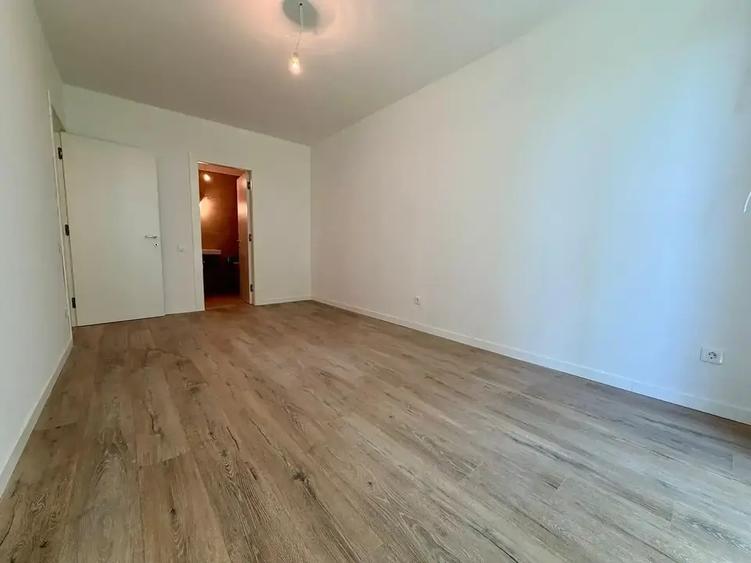Apartament cu 3 camere decomandat în Theodor Pallady