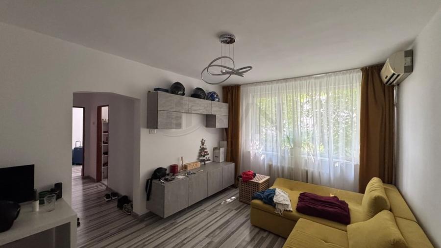 Apartament cu 3 camere decomandat, mobilat în 1 Mai