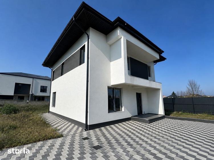 Casă cu 5 camere cu Teren 408 Mp în Odăi