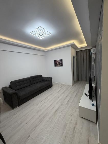 Casă cu 2 camere decomandat în Central