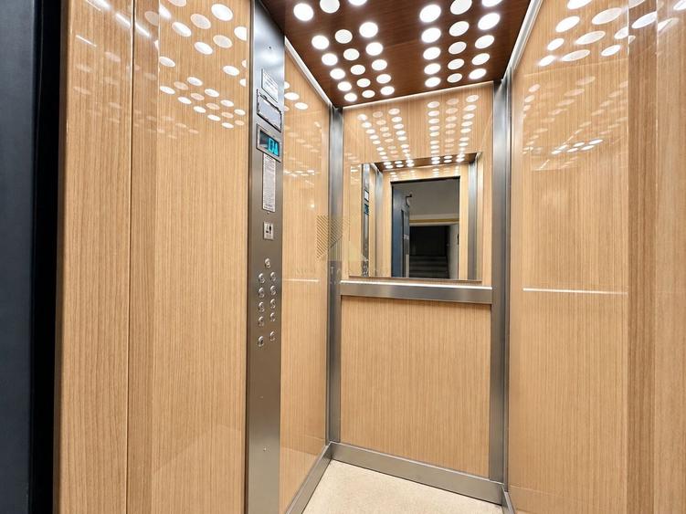 Apartament cu 3 camere semidecomandat în Gării