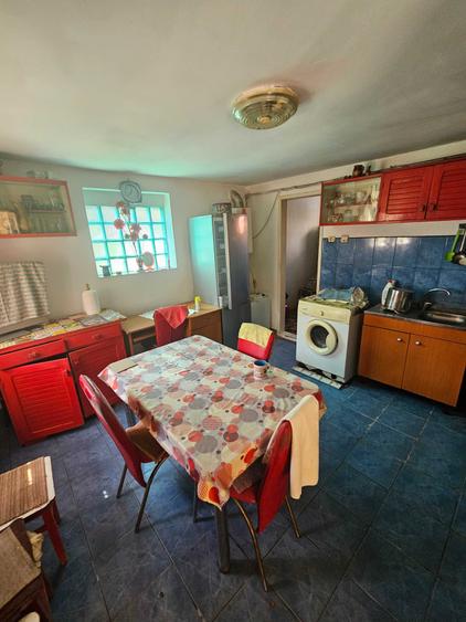 Casă cu 3 camere în Central