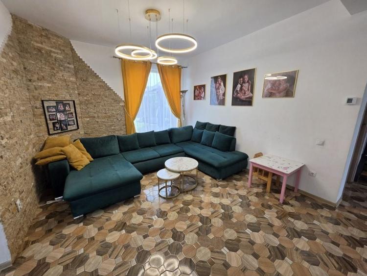 Casă individuală cu 5 camere cu Canalizare în Șelimbăr