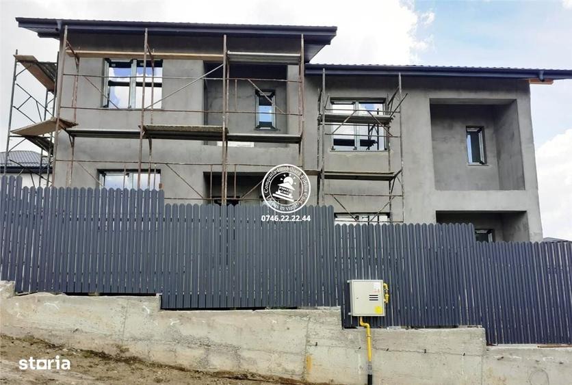 Casă cu 4 camere în Uricani