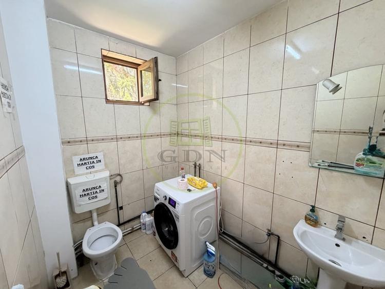 Casă individuală cu 8 camere cu Teren 1787 Mp în Mofleni