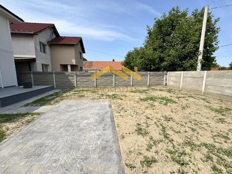 Duplex cu 4 camere cu Canalizare în Utvin