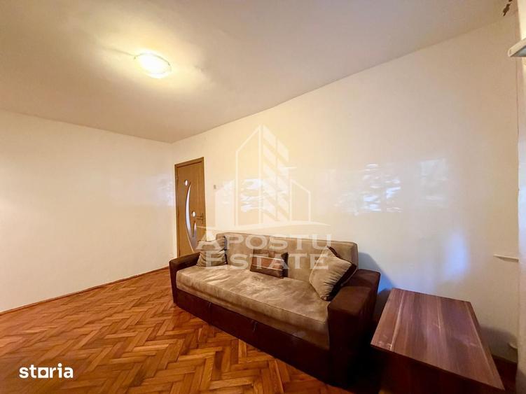Apartament cu 3 camere semidecomandat în Dacia