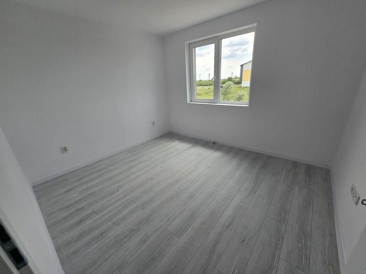 Pret avantajos. 2 terase. Etaj 1. - 13