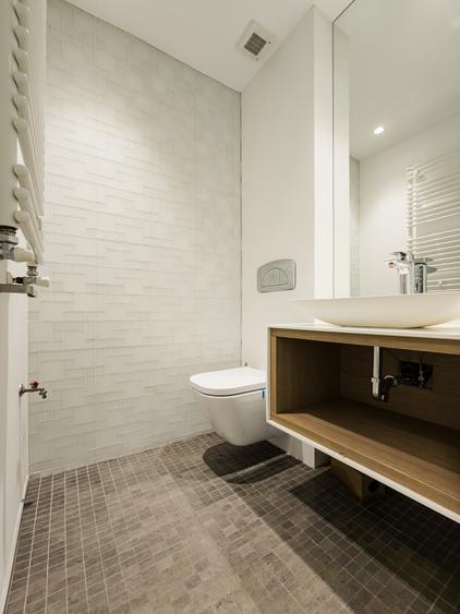 Casă individuală cu 9 camere cu Canalizare în Tudor Vladimirescu