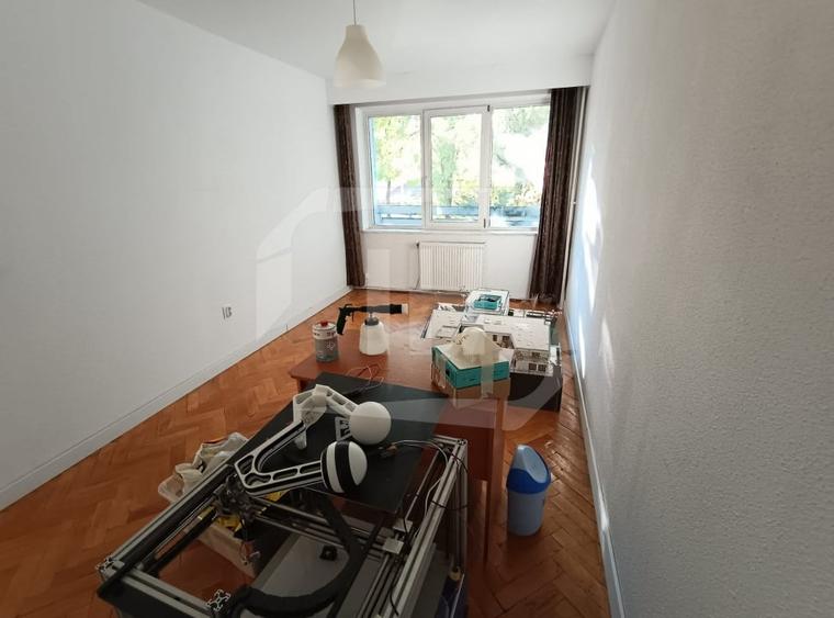 Apartament cu 3 camere semidecomandat, mobilat în Gheorgheni