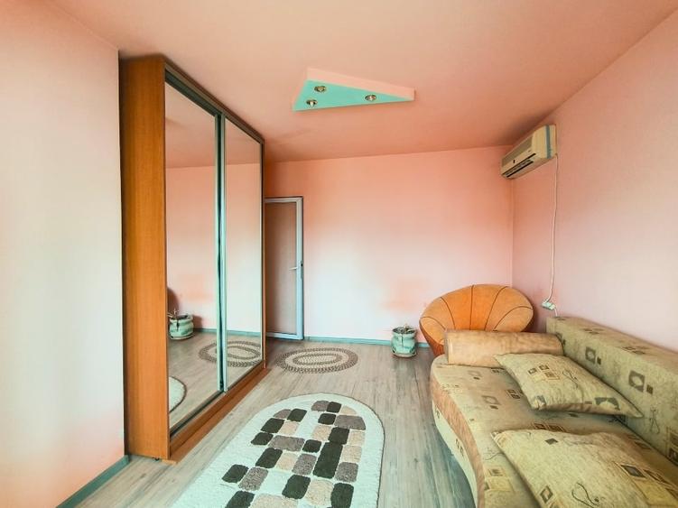 Apartament cu 3 camere decomandat, mobilat în Nord