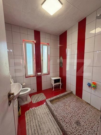 Casă individuală cu 4 camere cu Canalizare în Jucu de Mijloc