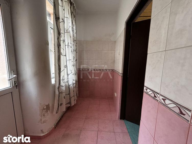 Apartament cu 3 camere, mobilat în Parcul Carol