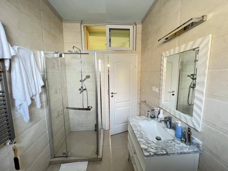 Apartament cu 2 camere nedecomandat, mobilat în Central