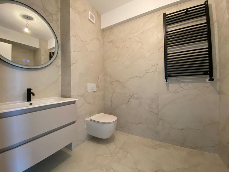 Apartament cu 3 camere semidecomandat în Pipera