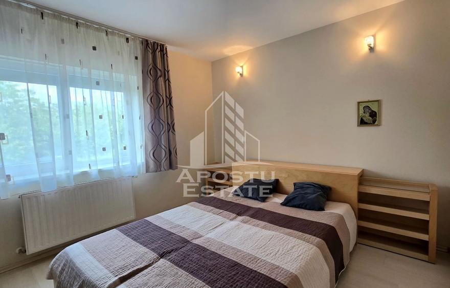 Apartament cu 3 camere decomandat, mobilat în Aradului