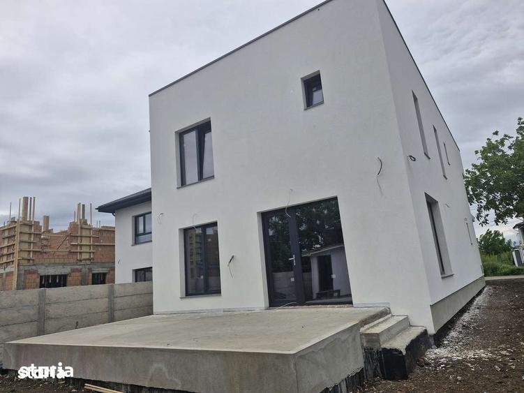 Casă cu 5 camere cu Teren 511 Mp în Tunari