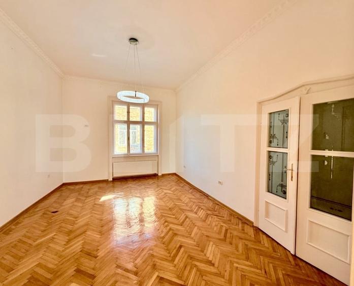 Apartament cu 3 camere decomandat în Sinaia