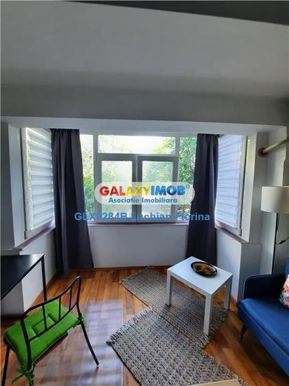 Apartament cu 2 camere decomandat, mobilat în Titan