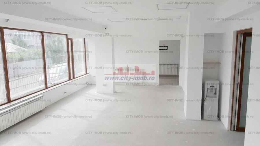 Casă individuală cu 15 camere decomandat cu Canalizare în Colentina