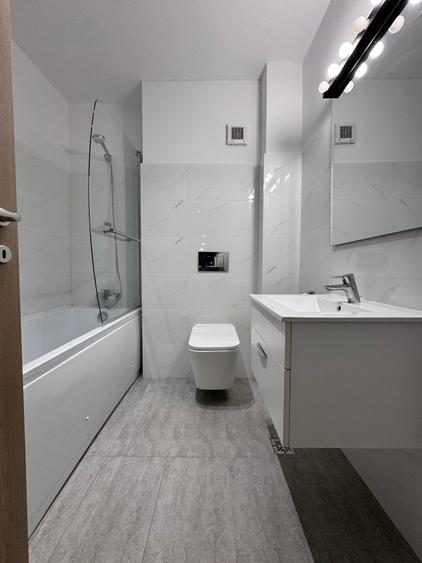 Apartament cu 2 camere decomandat în P-ta Presei Libere