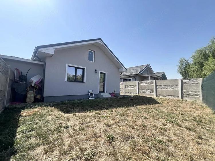 Casă cu 3 camere cu Teren 300 Mp în Sânmihaiu Român