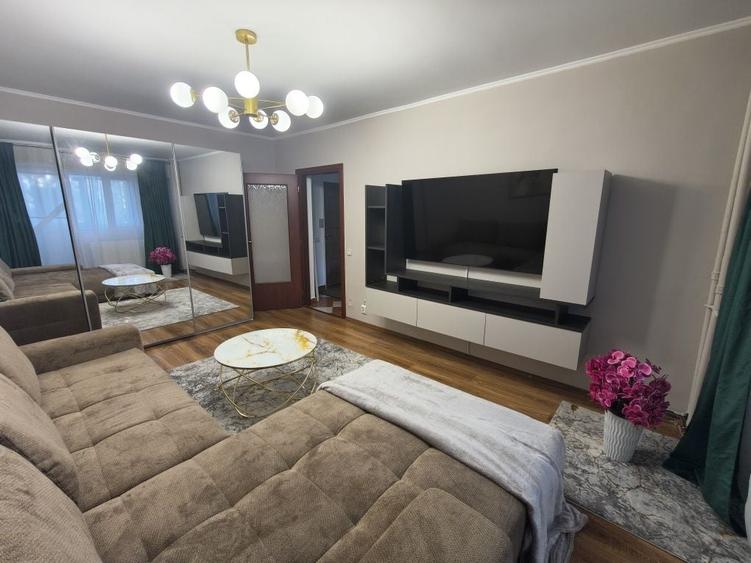 Apartament cu 2 camere decomandat în Calea București
