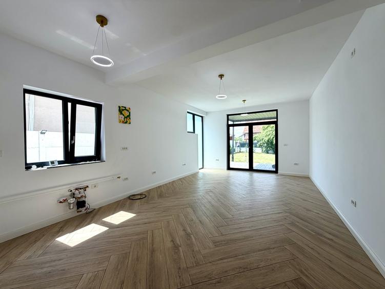 Duplex cu 4 camere cu Canalizare în Dumbrăvița