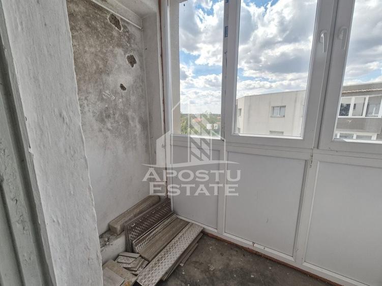 Apartament cu 2 camere semidecomandat, mobilat în Central