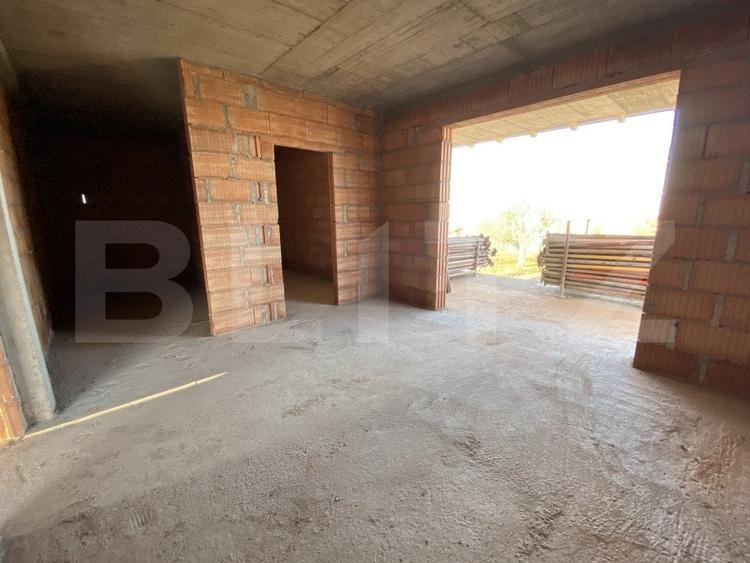 Casă individuală cu 5 camere cu Garaj în Feleacu