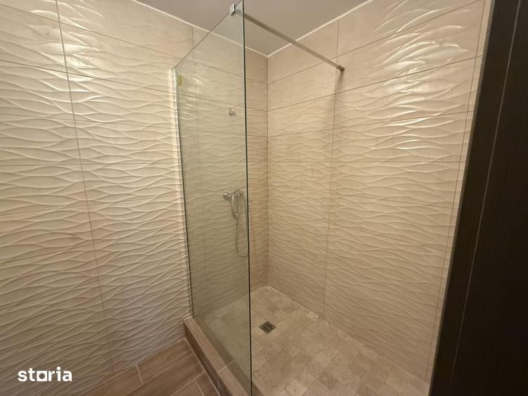 Apartament cu 3 camere semidecomandat în Nord