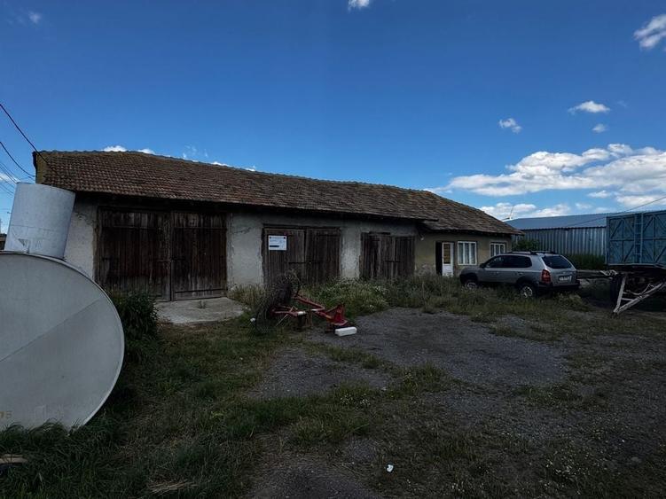 Casă cu 4 camere în Stejaru