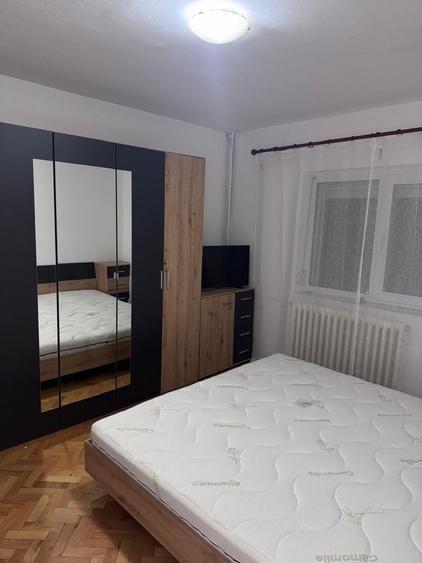 Apartament cu 3 camere decomandat în Nufărul