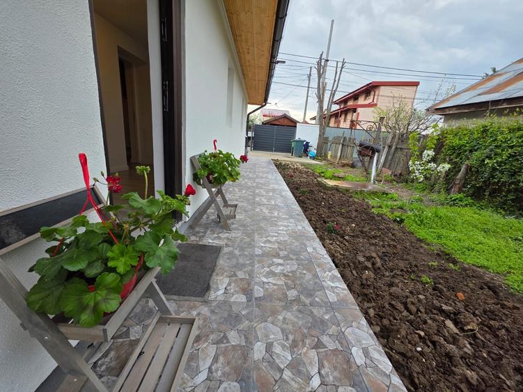 Casă individuală cu 3 camere cu Canalizare în Central