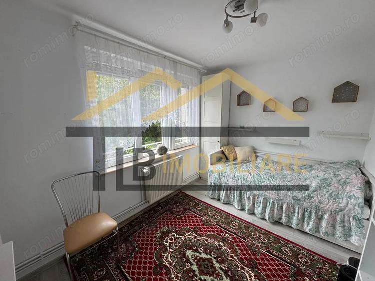 Apartament cu 3 camere semidecomandat în Ultracentral